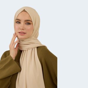 شال حجاب ناعم باللون الكريمي – مزيج من القطن والبوليستر لراحة يومية