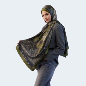 شال حجاب فوال بنقشة على الطراز الهندي ناعمة – مزيج من الحرير والفيسكوز باللون الزيتي