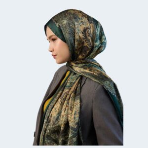شال حجاب فوال بنقشة على الطراز الهندي ناعمة – مزيج من الحرير والفيسكوز باللون الأخضر الزمردي
