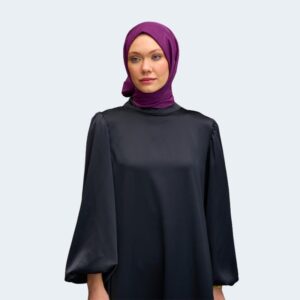 شال حجاب فوال فاخر مع نعومة ولمعة باللون الأرجواني – مزيج من الحرير والفيـسكوز