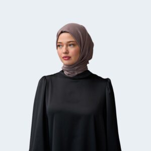 شال حجاب فوال فاخر مع نعومة ولمعة باللون البيج الرمادي – مزيج من الحرير والفيـسكوز