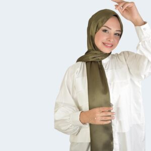 شال حجاب بنقشة خطوط لامعة باللون الاخضر الداكن