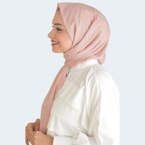 شال حجاب وناعم بملمس مقاوم للتجاعيد باللون الوردي