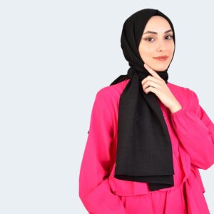 شال حجاب بلمعة خفيفة راقية باللون الأسود