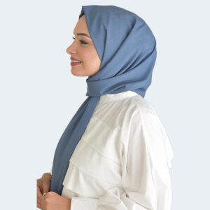 شال حجاب وناعم بملمس مقاوم للتجاعيد باللون الأزرق