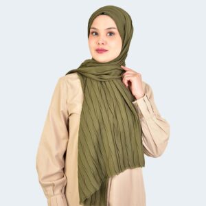 شال حجاب ناعم بكسرات فريدة وراحة فائقة باللون الزيتي