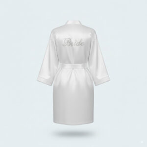 روب عرائس فاخر من الساتان الحريري الأبيض – أنيق وناعم