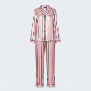 طقم بيجاما فاخر من الساتان اللامع بخطوط عريضة – قطعتان | بنطال وقميص بأكمام طويلة