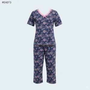 طقم بيجاما فيسكوز للمقاسات الكبيرة من بنطال بكابري وبلوزة بأكمام قصيرة – بنقشة زهرية ناعمة